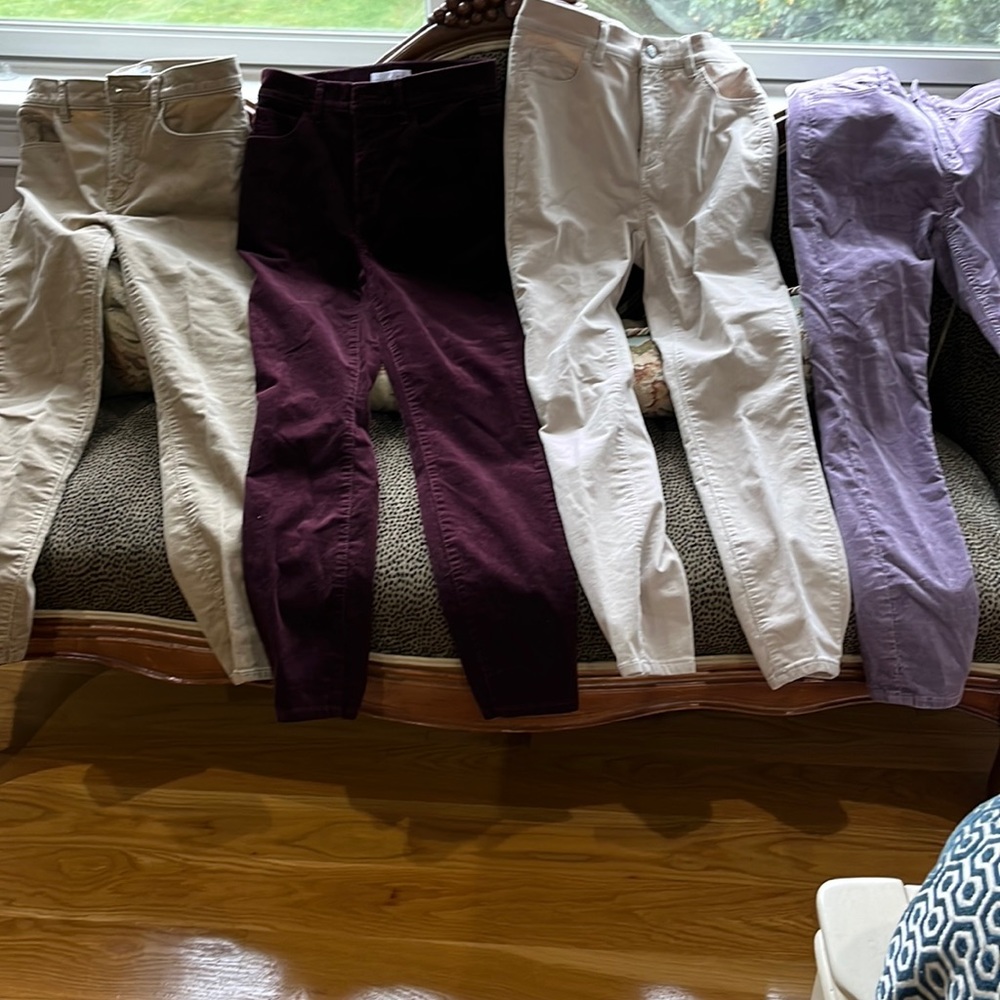 4 Pairs Loft Corduroy Pants 25/0 Machine wash Excellent no stains or tears